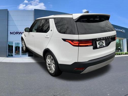 Fuji White 2025 Land Rover Discovery P300 S
