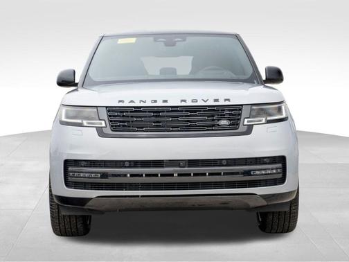 2025 Land Rover Range Rover P550e SE