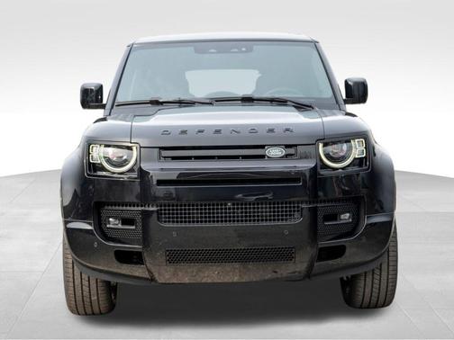 2025 Land Rover Defender P500 V8