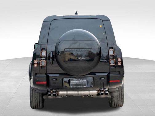 2025 Land Rover Defender P500 V8