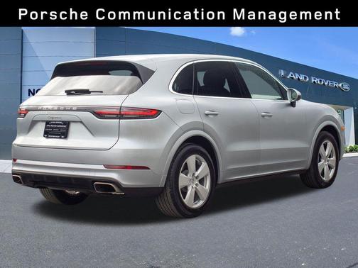 Dolomite Silver Metallic 2022 Porsche Cayenne Base