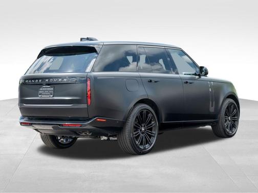 2025 Land Rover Range Rover P530 SE