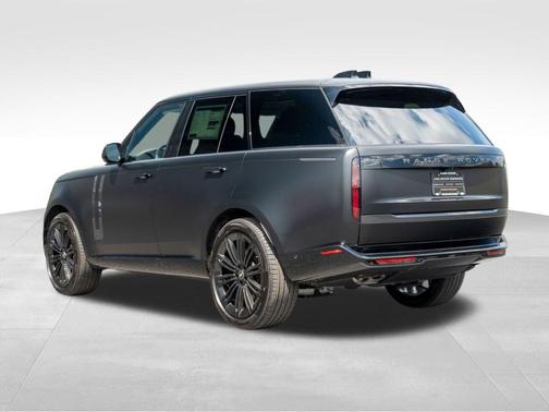 2025 Land Rover Range Rover P530 SE