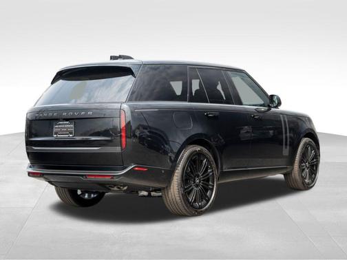 2025 Land Rover Range Rover P530 SE