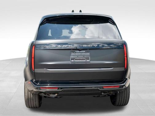 2025 Land Rover Range Rover P530 SE