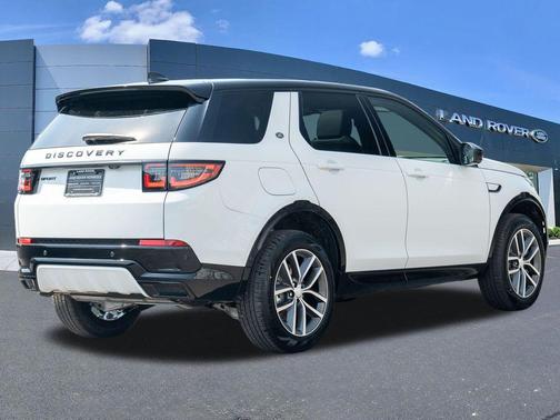 Fuji White 2026 Land Rover Discovery Sport LANDMARK