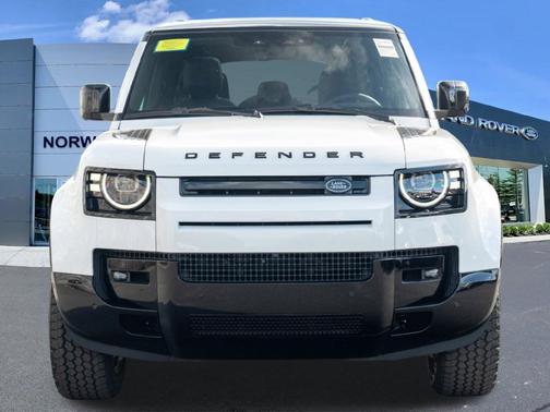 Fuji White 2026 Land Rover Defender P400 X-Dynamic SE