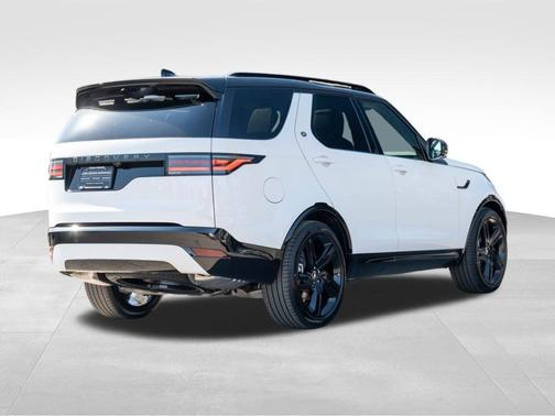 2025 Land Rover Discovery P300 Dynamic SE
