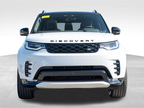 2025 Land Rover Discovery P300 Dynamic SE