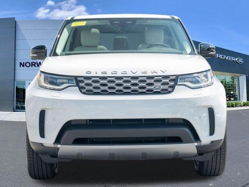 Fuji White 2026 Land Rover Discovery S