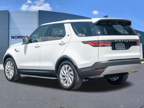 Fuji White 2026 Land Rover Discovery S