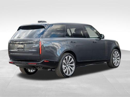 2025 Land Rover Range Rover P530 SE 7 Seat
