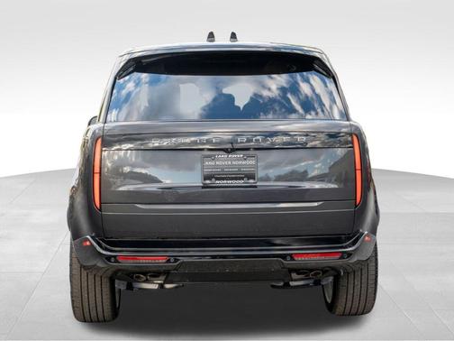 2025 Land Rover Range Rover P530 SE 7 Seat