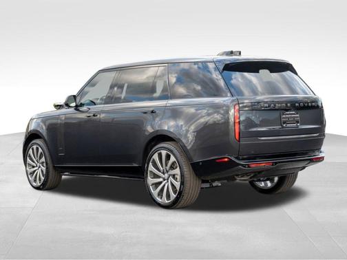 2025 Land Rover Range Rover P530 SE 7 Seat