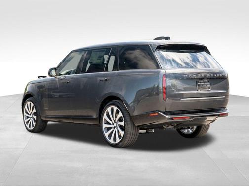 2025 Land Rover Range Rover P530 SE 7 Seat