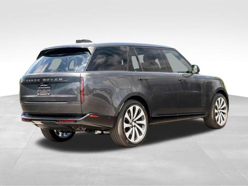 2025 Land Rover Range Rover P530 SE 7 Seat