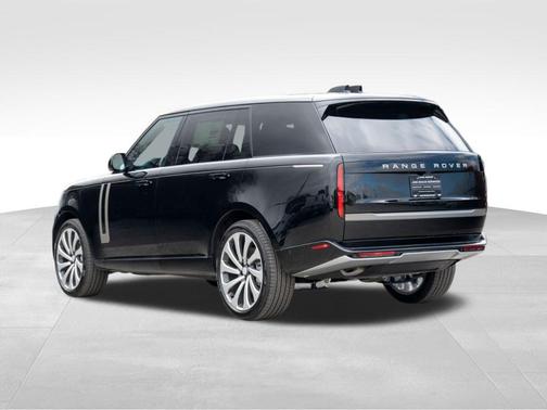2025 Land Rover Range Rover P400 SE 7 Seat