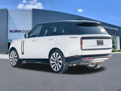 2025 Land Rover Range Rover P400 SE