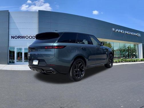 Giola Green 2024 Land Rover Range Rover Sport SE