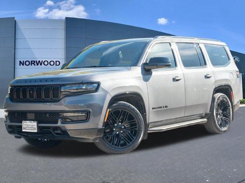 Metallic 2023 Jeep Wagoneer Series II