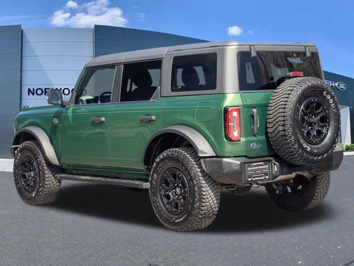 Eruption Green Metallic 2023 Ford Bronco Wildtrak
