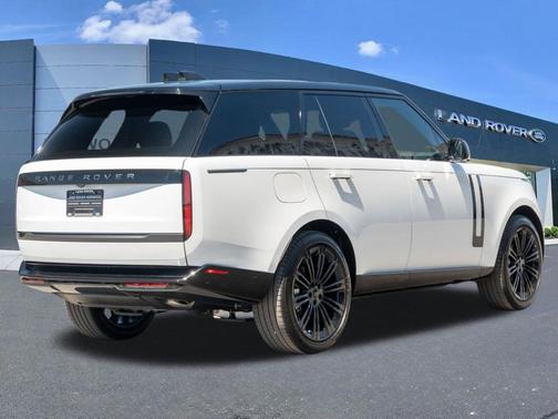 Fuji White 2026 Land Rover Range Rover P400 SE