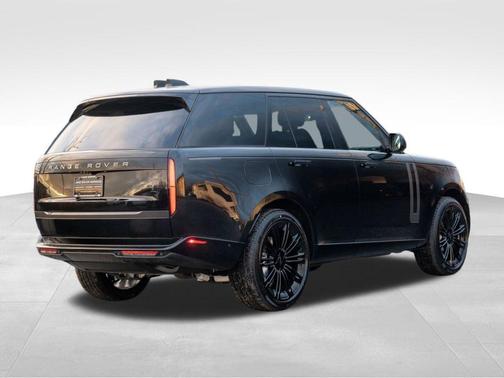 2026 Land Rover Range Rover SE