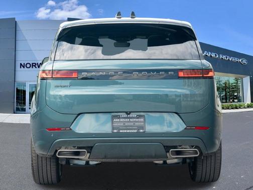 Giola Green 2026 Land Rover Range Rover Sport P460e Dynamic SE