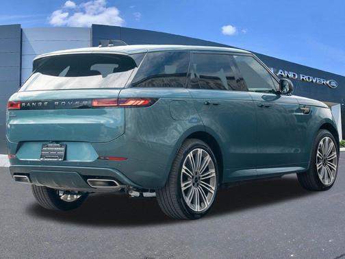 Giola Green 2026 Land Rover Range Rover Sport P460e Dynamic SE