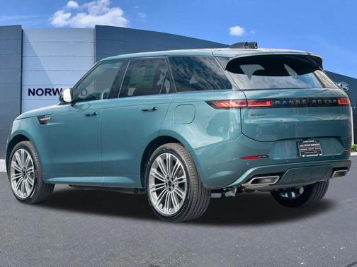 Giola Green 2026 Land Rover Range Rover Sport P460e Dynamic SE