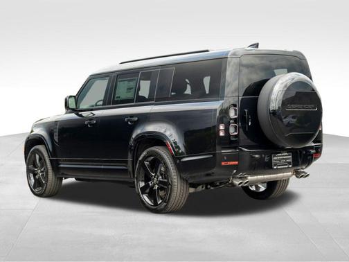 2025 Land Rover Defender P500 V8