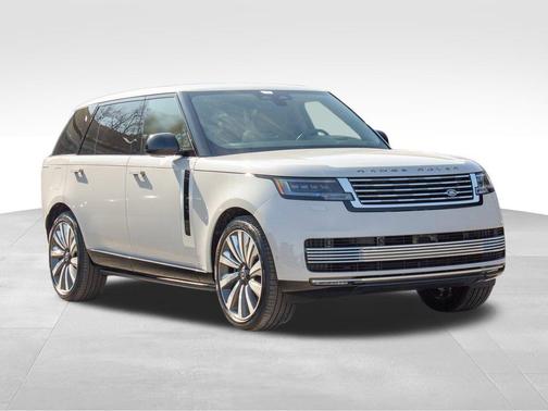 2025 Land Rover Range Rover P615 SV