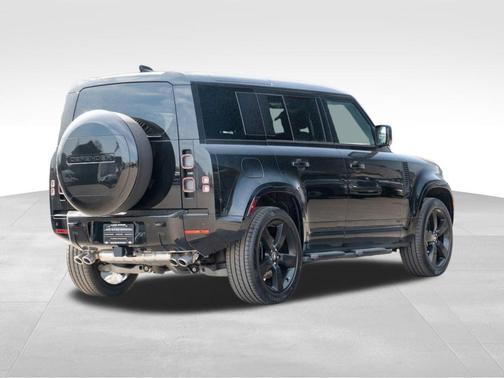 2025 Land Rover Defender P525 V8