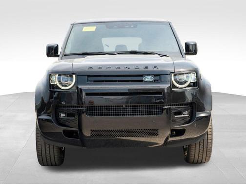 2025 Land Rover Defender P525 V8