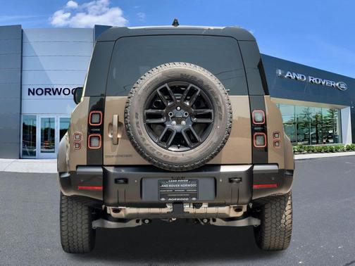 Gondwana Stone 2026 Land Rover Defender P400 X-Dynamic SE