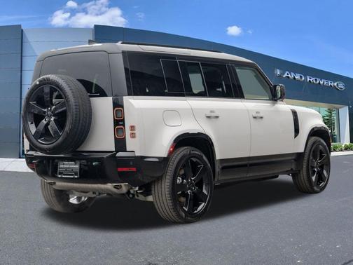 2026 Land Rover Defender P400 X-Dynamic SE