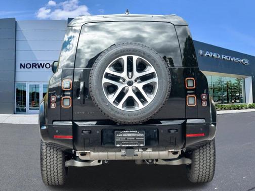 Santorini Black 2026 Land Rover Defender P400 X-Dynamic SE