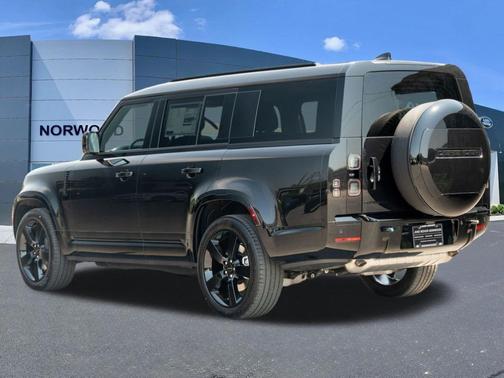 Santorini Black 2026 Land Rover Defender P400 X-Dynamic SE