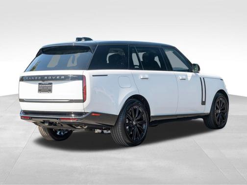 2025 Land Rover Range Rover P530 SE 7 Seat
