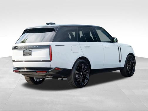 2025 Land Rover Range Rover P400 SE