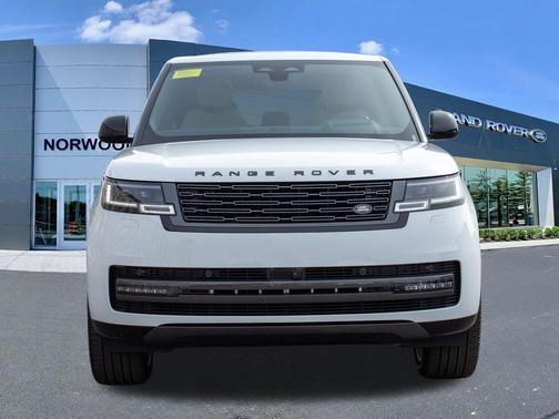 Fuji White 2026 Land Rover Range Rover P400 SE
