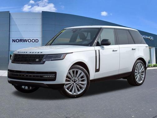 Fuji White 2026 Land Rover Range Rover P400 SE