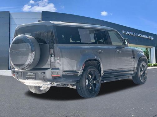 2026 Land Rover Defender 130 X-Dynamic SE