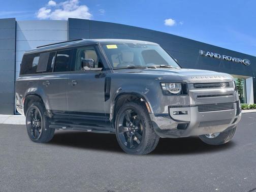 2026 Land Rover Defender 130 X-Dynamic SE