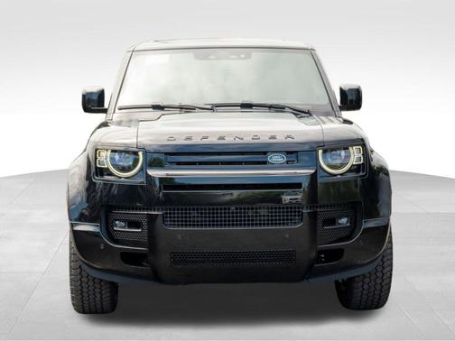 2025 Land Rover Defender P400 X-Dynamic SE