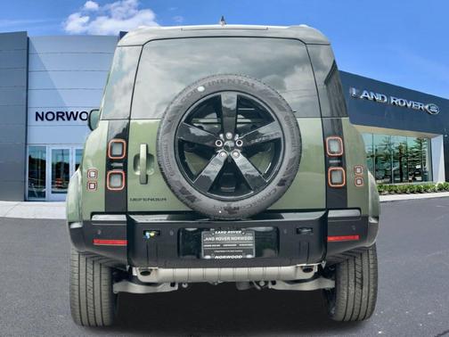 Woolstone Green 2026 Land Rover Defender P400 X-Dynamic SE