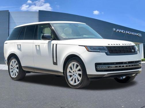 Fuji White 2025 Land Rover Range Rover P400 SE