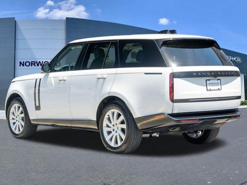 Fuji White 2025 Land Rover Range Rover P400 SE