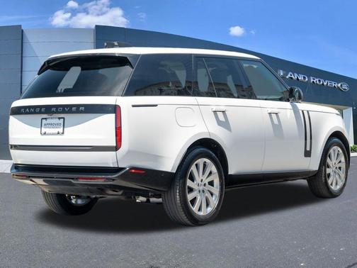 Fuji White 2025 Land Rover Range Rover P400 SE