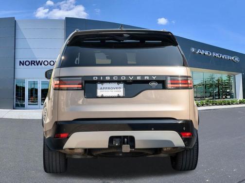 Lantau Bronze 2023 Land Rover Discovery P360 Metropolitan Edition